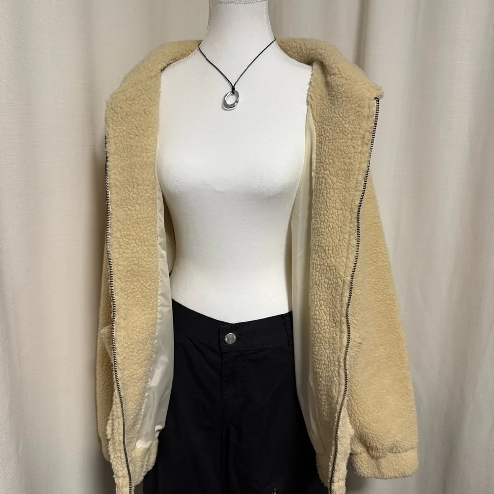 MNY Cozy Tan Sherpa Jacket - Picture 3 of 6